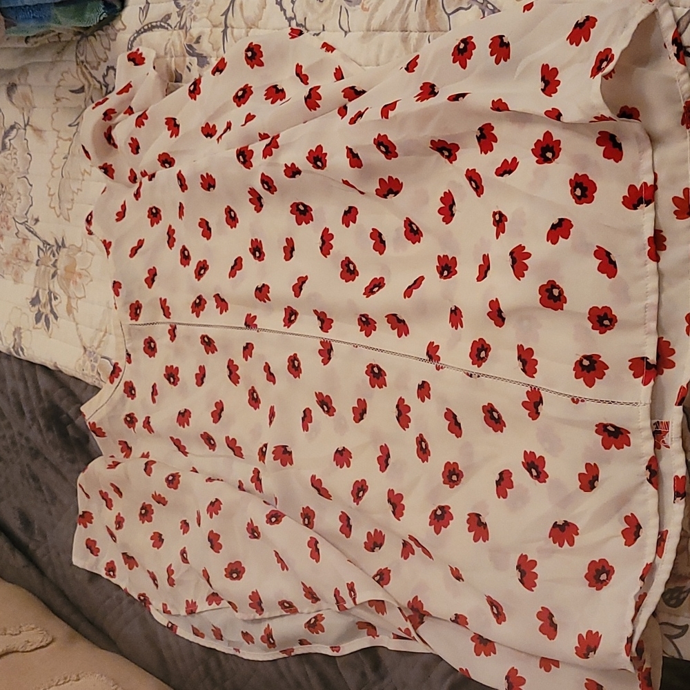 Floral blouse size M